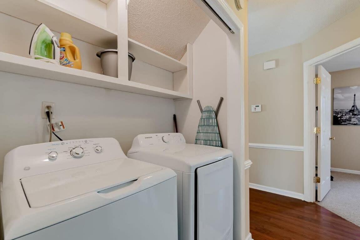 Breeze On Inn- Mins To Ft Jackson Holiday home *
