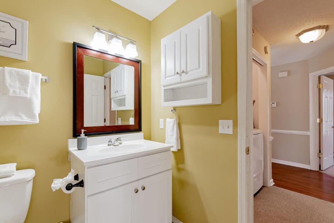 Breeze On Inn- Mins To Ft Jackson Holiday home