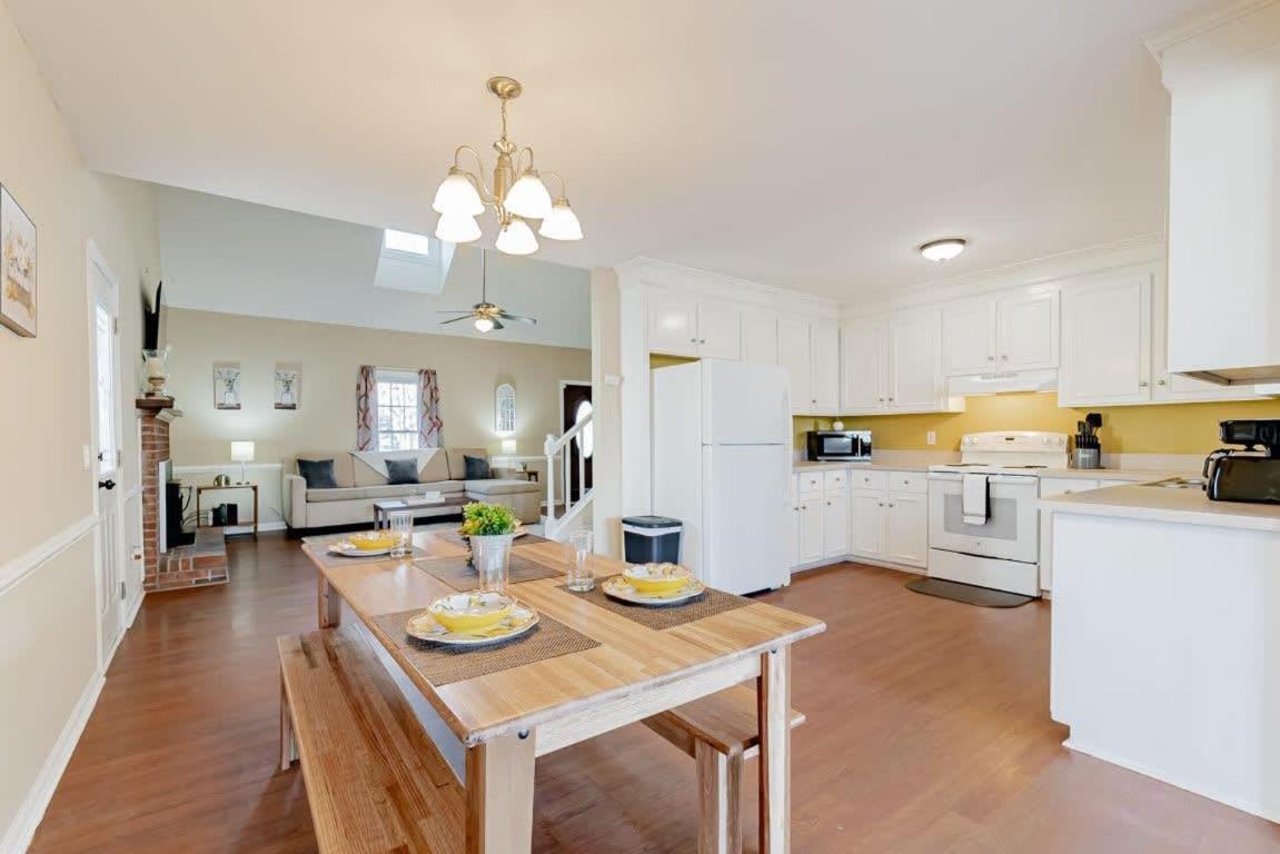 Holiday home Breeze On Inn- Mins To Ft Jackson Columbia